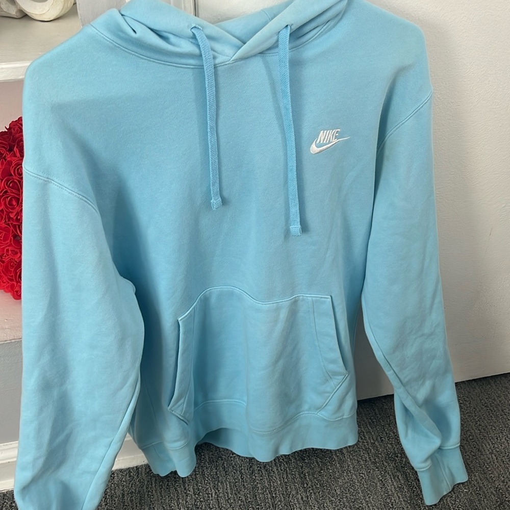 Nike hoodie (university blue)
